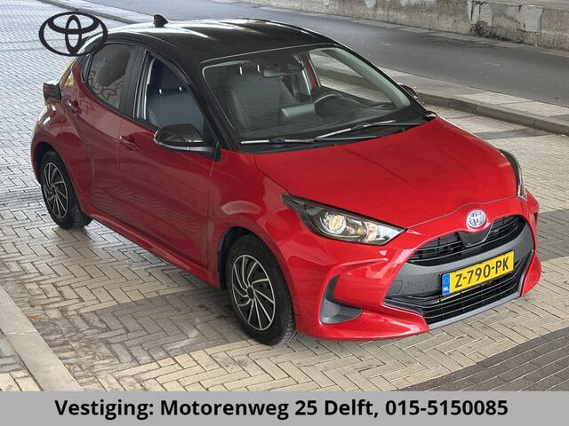 Toyota YARIS 1.5 HYBRID BI-TONE AUTOMAAT NAVIGATIE BIJNA 2023 *GARANTIE TOT 2033* Camera. Bluetooth. All Season banden