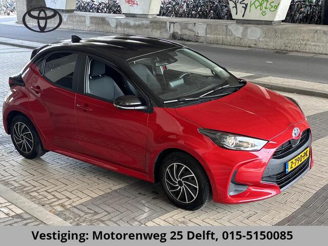 Toyota YARIS 1.5 HYBRID BI-TONE AUTOMAAT NAVIGATIE BIJNA 2023 *GARANTIE TOT 2033* Camera. Bluetooth. All Season banden
