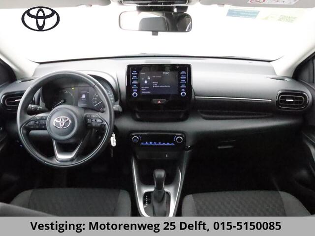 Toyota YARIS 1.5 HYBRID BI-TONE AUTOMAAT NAVIGATIE BIJNA 2023 *GARANTIE TOT 2033* Camera. Bluetooth. All Season banden