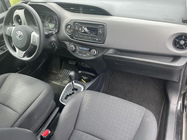 Toyota YARIS 1.5 Hybrid Comfort | Licht metalen velgen | Automatische airco | Bluetooth | Radio CD USB |