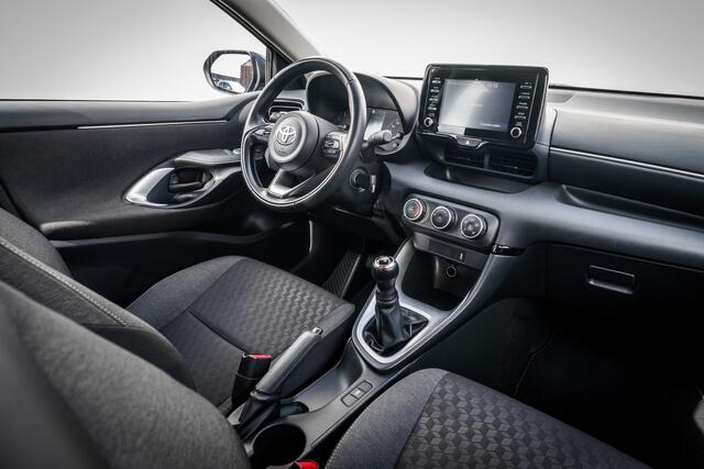 Toyota YARIS 1.0 VVT-i Active RIJKLAAR INCL;GARANTIE | Climat | DAB Radio | | Cruise control | 5 DRS | Led Verl |