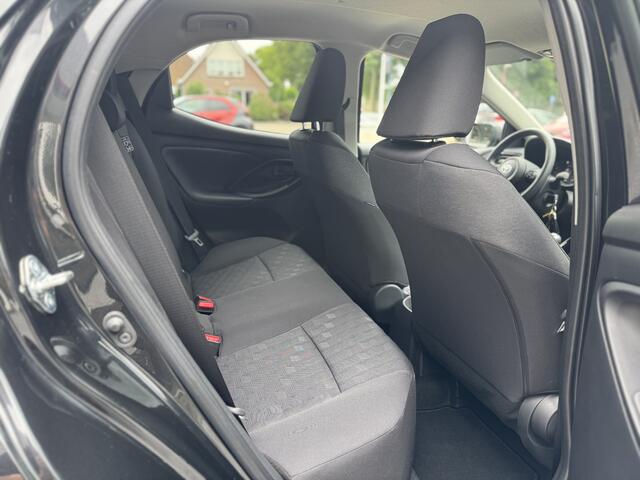 Toyota YARIS 1.5 VVT-i Style Apple/Android, Camera, Voorstoelen verwarmd , All-in Rijklaarprijs