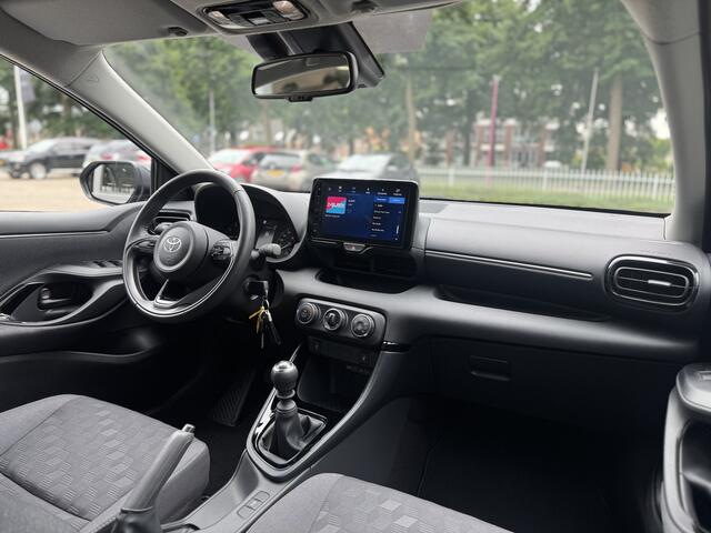 Toyota YARIS 1.5 VVT-i Style Apple/Android, Camera, Voorstoelen verwarmd , All-in Rijklaarprijs