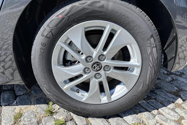 Toyota YARIS 1.5 Hybrid 115 Active Limited, Parkeersensoren, StoelverwarmingApple carplay, Android auto.