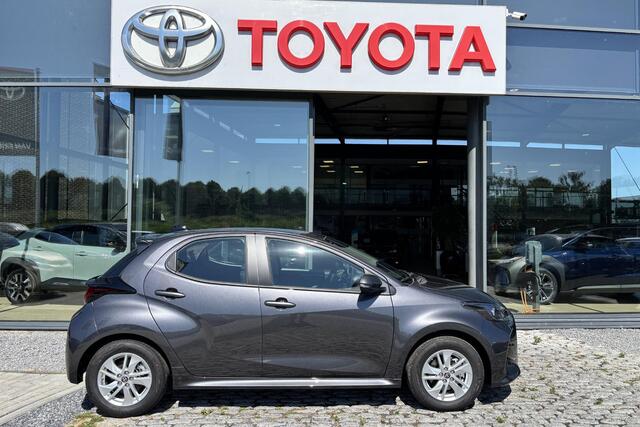 Toyota YARIS 1.5 Hybrid 115 Active Limited, Parkeersensoren, StoelverwarmingApple carplay, Android auto.