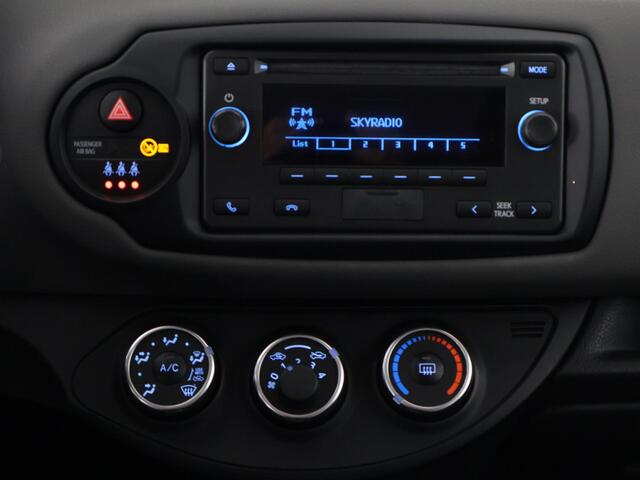 Toyota YARIS 1.0 VVT-i Bi-Tone | Airco | | Privacy Glass | Radio/USB/Bluetooth | Elektrische ramen