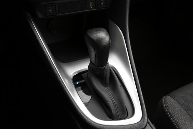 Toyota YARIS 1.5 Hybrid Comfort Navi Camera ACC
