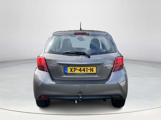 Toyota YARIS 1.3 VVT-i Dynamic | Navigatie | Keyless entry | Licht metalen velgen | Trekhaak |