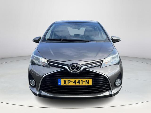 Toyota YARIS 1.3 VVT-i Dynamic | Navigatie | Keyless entry | Licht metalen velgen | Trekhaak |
