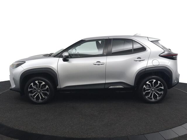 Toyota YARIS Cross 1.5 Hybrid Dynamic | Comfort Pakket | PDC Voor en achter | Dodehoek Detectie | Stoel en Stuurverwarming | Draadloos telefoonlader |