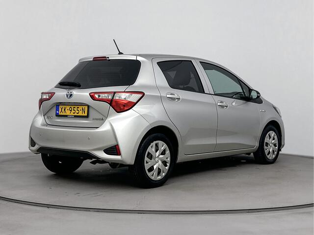 Toyota YARIS 1.5 Hybrid Design Sport Limited | Metaallak | Mistlampen | Privacy Glass |