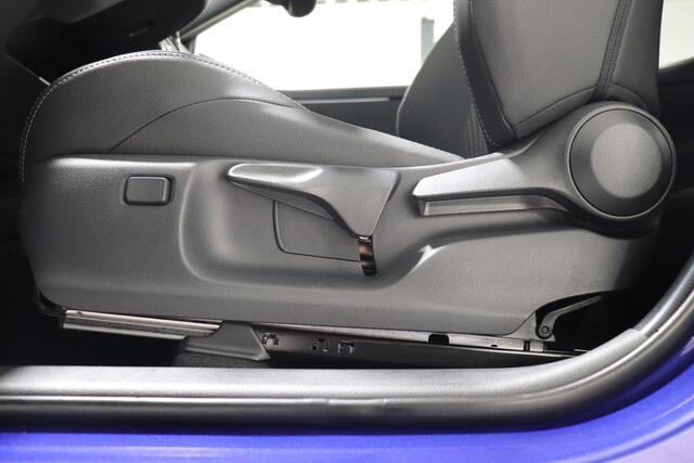Toyota YARIS 1.5 Hybrid 130 Executive, ¤1500 inruilpremie, Nieuw, Snel leverbaar, Blind Spot, Apple Carplay, Android Auto, Parkeersensoren, Stoelverwarming!