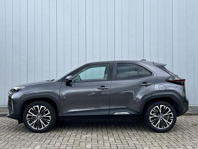 Toyota YARIS Cross 1.5 VVT-I Executive NL auto PDC Head Up Stoelverwarming 1350 kg geremd trekgewicht