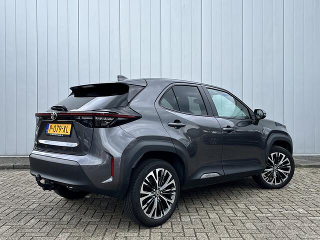 Toyota YARIS Cross 1.5 VVT-I Executive NL auto PDC Head Up Stoelverwarming 1350 kg geremd trekgewicht