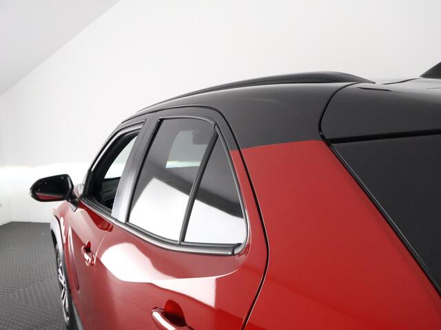 Toyota YARIS Cross 1.5 HYBRID DYNAMIC LUXERY LINE BI-TONE NAVI.ZEER COMPLEET. GARANTIE TOT 2033!