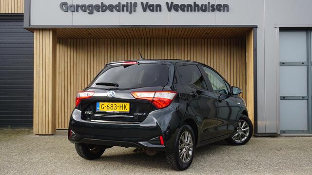 Toyota YARIS 1.5 101pk Hybrid Dynamic 5Drs Clima A-Camera 15inch LM Keyless Cruise Control *NL auto* 79253km!