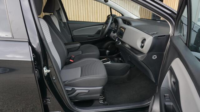 Toyota YARIS 1.5 101pk Hybrid Dynamic 5Drs Clima A-Camera 15inch LM Keyless Cruise Control *NL auto* 79253km!