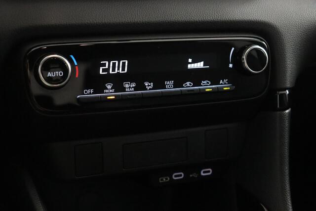 Toyota YARIS 1.5 Hybrid 115 First Edition | Apple Carplay/Android Auto |