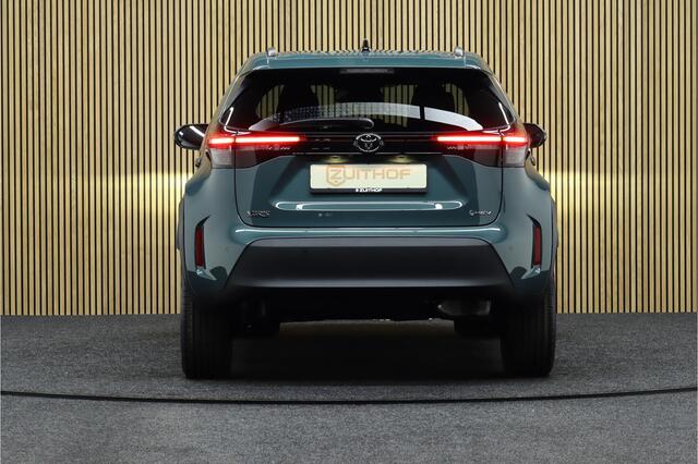 Toyota YARIS Cross 1.5 Hybrid 115 First Edition | Comfort Pack | Nieuw uit voorraad leverbaar | ¤ 1.450,- voorraad voordeel! | Adaptive-cruise | Apple Carplay & Android Auto | Camera | Keyless | Navigatie | Dodehoekdetectie
