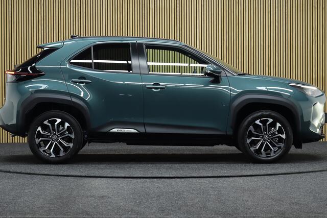 Toyota YARIS Cross 1.5 Hybrid 115 First Edition | Comfort Pack | Nieuw uit voorraad leverbaar | ¤ 1.450,- voorraad voordeel! | Adaptive-cruise | Apple Carplay & Android Auto | Camera | Keyless | Navigatie | Dodehoekdetectie