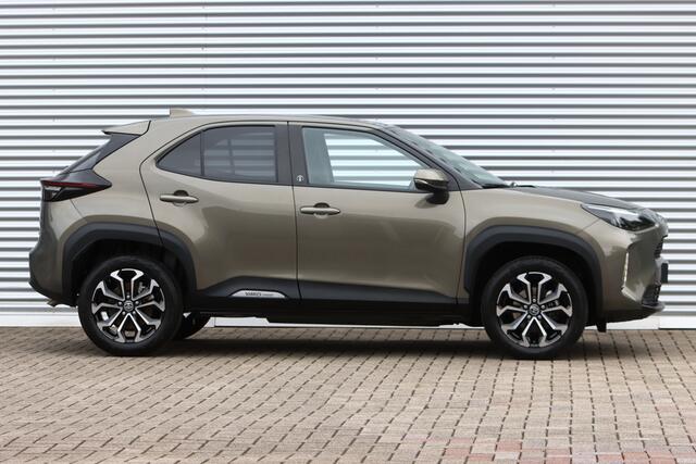 Toyota YARIS Cross 1.5 Hybrid Team-D, Winter-pakket / Carplay / Navi