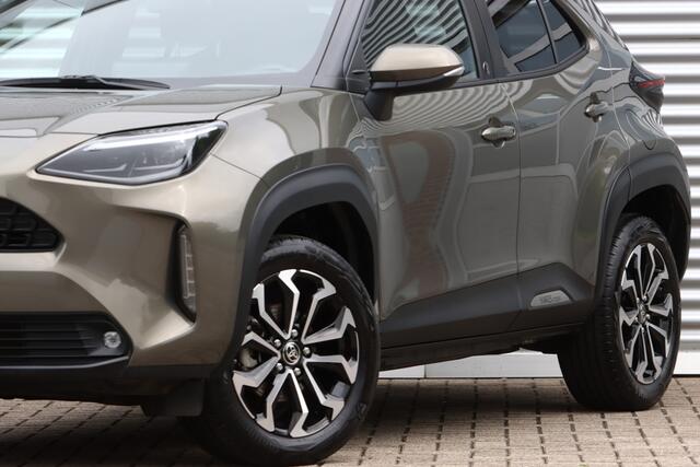 Toyota YARIS Cross 1.5 Hybrid Team-D, Winter-pakket / Carplay / Navi