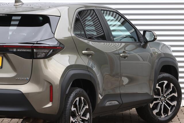 Toyota YARIS Cross 1.5 Hybrid Team-D, Winter-pakket / Carplay / Navi