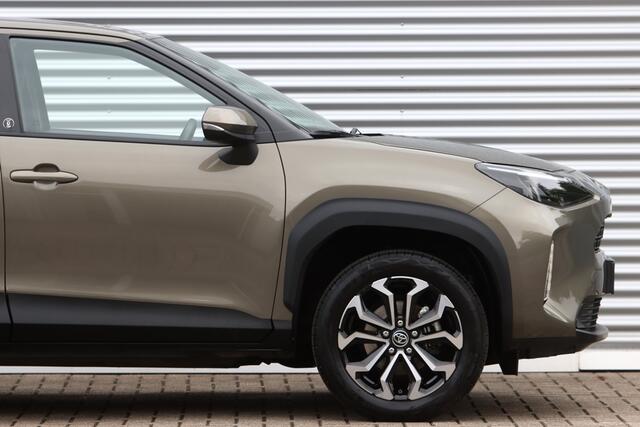Toyota YARIS Cross 1.5 Hybrid Team-D, Winter-pakket / Carplay / Navi