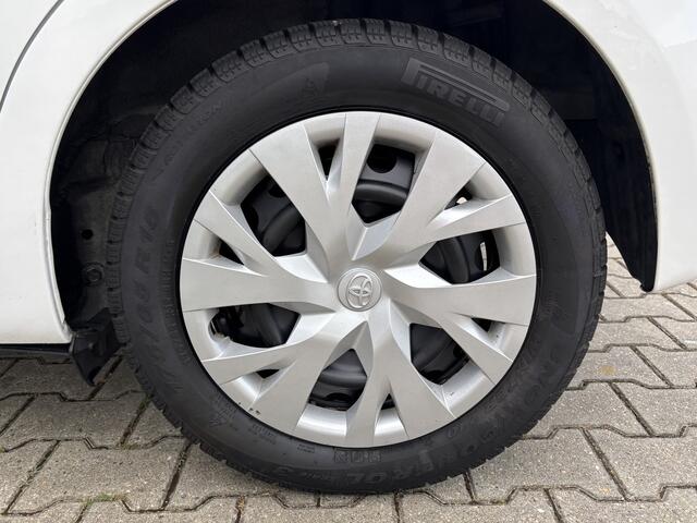 Toyota YARIS 1.5 Hybrid Active Cruise Control, Camera & Navigatie