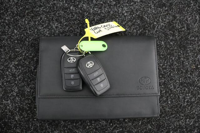 Toyota YARIS Cross 1.5 Hybrid Dynamic Limited | Navigatie | achterklep elektrisch | stoel/stuurverwarming |