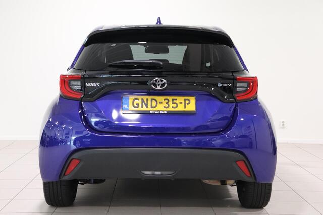 Toyota YARIS 1.5 Hybrid 115 First Edition LM-velgen, Metallic lak, Adaptieve cruise control, Apple Carplay/Android Auto, Climate Control, Camera!