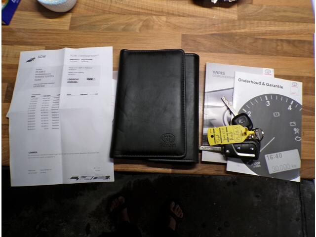 Toyota YARIS 1.0 VVT-i Comfort NL AUTO ORGINELE KM STAND MET NAP......