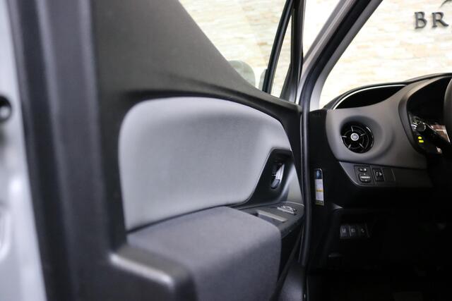 Toyota YARIS 1.5 Hybrid Aspiration | CAMERA | TREKHAAK | NAP | NAVI |