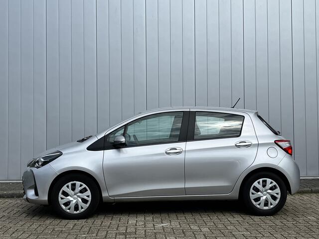 Toyota YARIS 1.5 VVT-i Active Clima Cruise Camera Trekhaak NL auto!