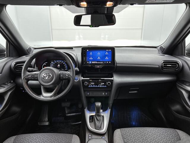 Toyota YARIS Cross 1.5 Hybrid Dynamic + Limited | Panoramadak | Head-Up Display | Elektrische achterklep| Stoel+Stuur+Ruitverwarming | draadloos opladen