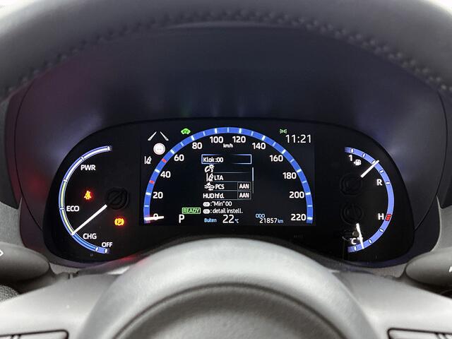 Toyota YARIS Cross 1.5 Hybrid Dynamic + Limited | Panoramadak | Head-Up Display | Elektrische achterklep| Stoel+Stuur+Ruitverwarming | draadloos opladen