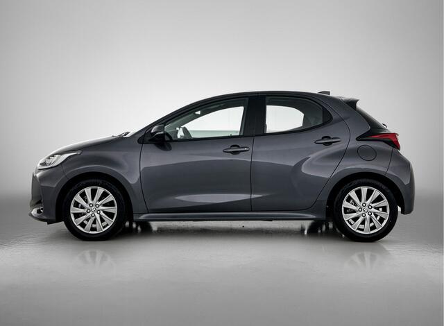 Toyota YARIS 1.5 Hybrid Dynamic | Stoel + stuurwielverwarming | 16'' LM velgen | Camera | Metallic lak |