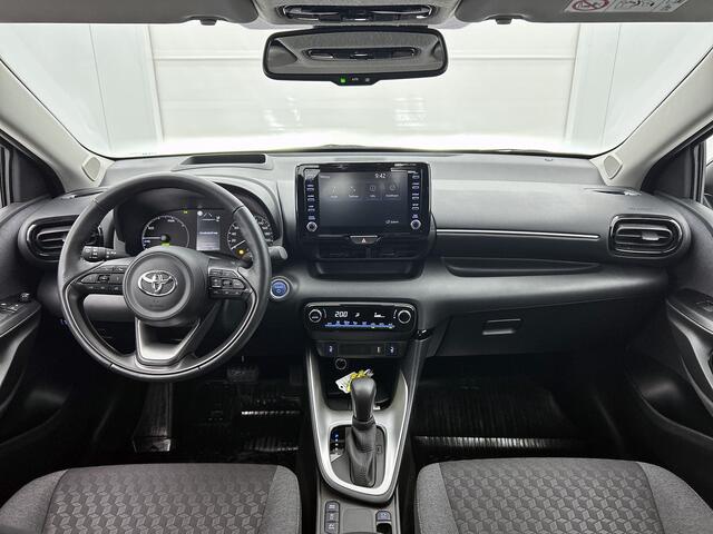 Toyota YARIS 1.5 Hybrid Dynamic | Stoel + stuurwielverwarming | 16'' LM velgen | Camera | Metallic lak |