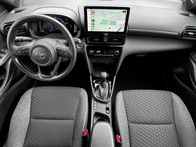 Toyota YARIS Cross 1.5 Hybrid 115 First Edition / Tot 10 jaar Garantie* / Stuur-, stoel- en voorruitverwarming / Apple Carplay Android Auto / Adaptieve cruise control / Climate control / Achteruitrijcamera /