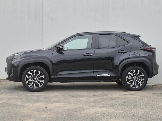 Toyota YARIS Cross 1.5 Hybrid 130 Launch Edition Team D / Winter Pakket / Safety Pakket / Adaptief CC / Stuur-, Stoel en voorruitverwarming / Draadloze telefoon lader / Apple Carplay Android Auto / Achteruitrijcamera /