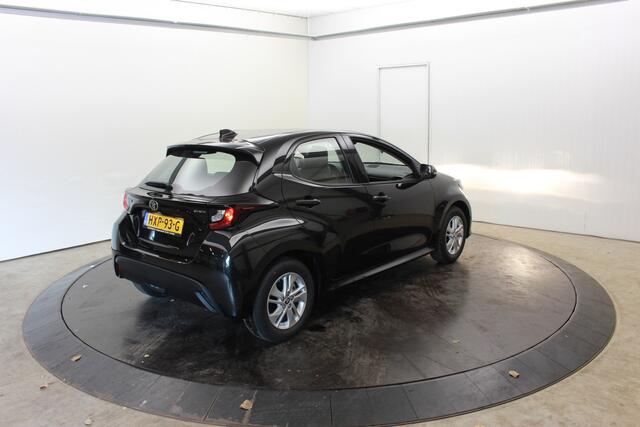 Toyota YARIS 1.5 Hyb Nieuw Rijklaar Camera PDC v+a Stoel/Stuur Verwarming Adaptive Cruise Control