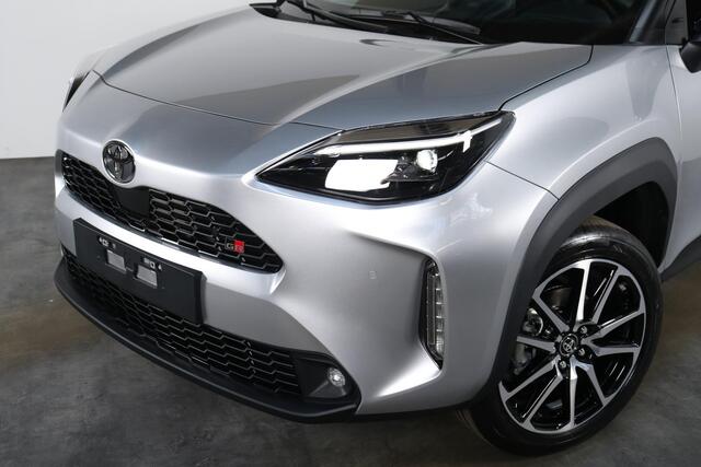 Toyota YARIS Cross Hybrid 130 GR Sport, Blind Spot Monitor, Stoelverwarming, Apple Carplay / Android Auto!