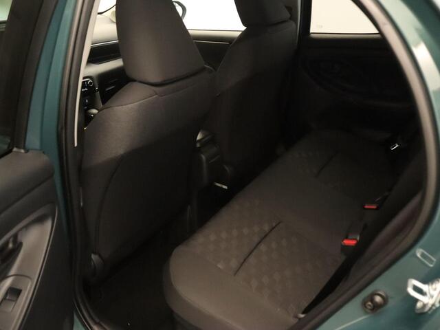 Toyota YARIS 1.5 Hybrid Dynamic ComfortPack DIRECT UITVOORRAAD LEVERBAAR - ADAPTIEVE CRUISE CONTROL - DODEHOEKDETECTIE - APPLE CARPLAY/ANDROID AUTO - CAMERA - CLIMATE CONTROL - KEYLESS ENTRY/START - EXTRA GETINT GLAS - NAVIGATIE - STOELVERWARMING VOORZIJDE - STUURVERW