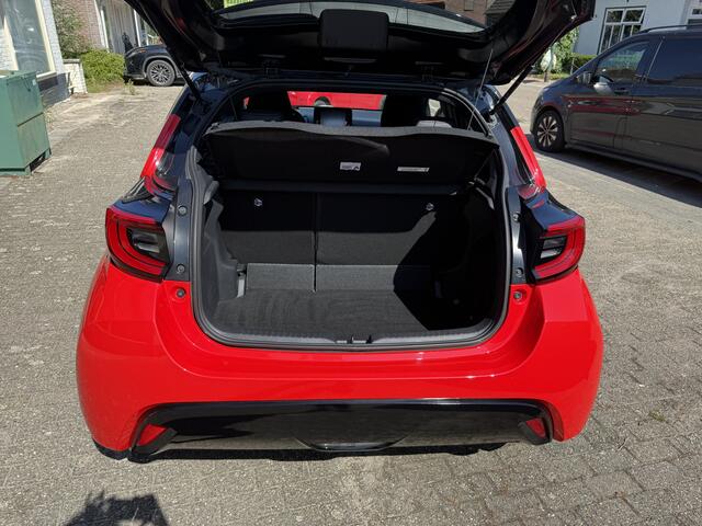 Toyota YARIS 1.5 Hybrid Executive Keyless entry + starten, Telefoonverbinding