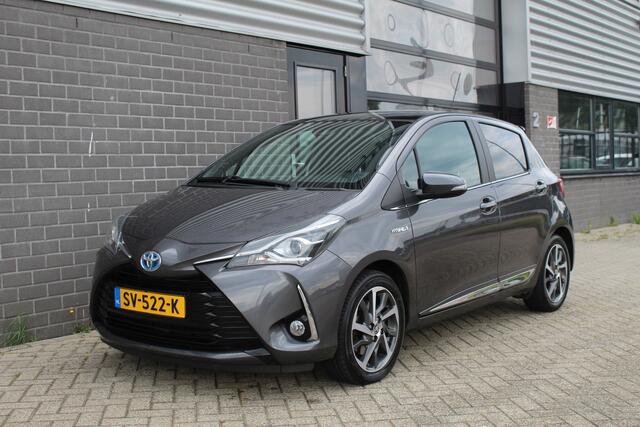 Toyota YARIS 1.5 Hybrid Premium / Panoramadak / Camera / Keyless / N.A.P.
