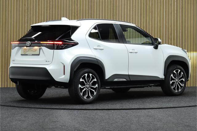 Toyota YARIS Cross 1.5 Hybrid 115 First Edition | Navigatie | Winterpakket | Apple Carplay & Android Auto | Camera | Adaptive-cruise | Keyless | Clima