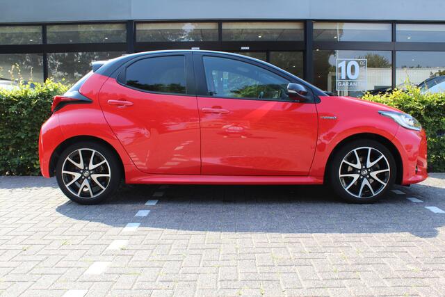 Toyota YARIS 1.5 Hybrid Launch Edition Bi-Tone | Rijklaar | HUD | Stoel/Stuur-verwarming | Apple/Android | Camera