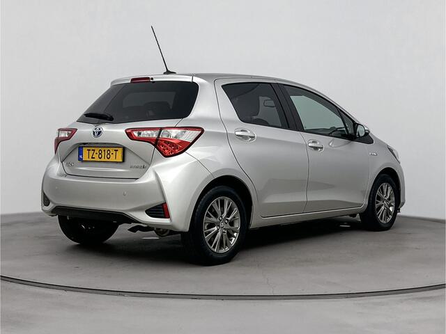 Toyota YARIS 1.5 Hybrid Dynamic | Full Map navigatie | Privacy glass | Camera | LM velgen |