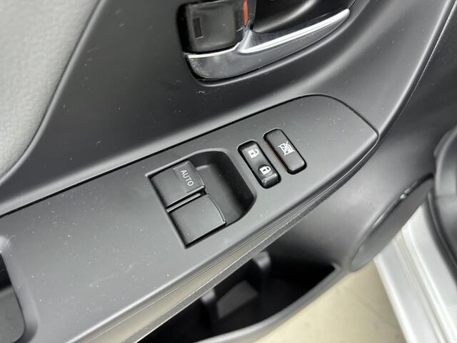 Toyota YARIS 1.5 Hybrid Dynamic | Full Map navigatie | Privacy glass | Camera | LM velgen |