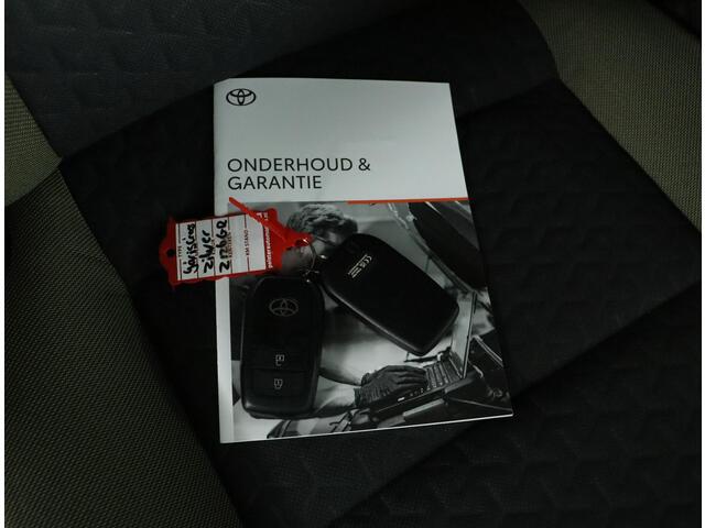 Toyota YARIS Cross 1.5 Hybrid Explore | Parkeer sensoren | Navigatie | Stoelverwarming |